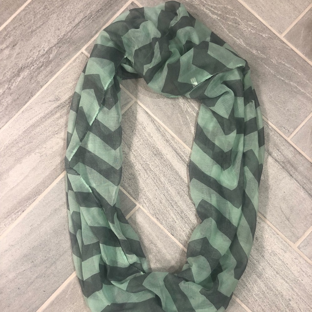Infinity scarf